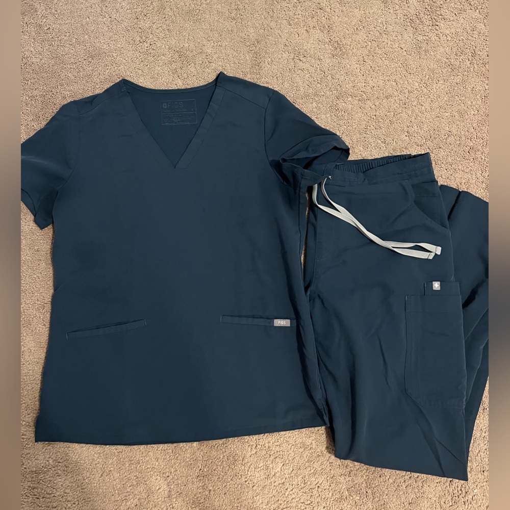 Figs scrubs- women’s dark harbor set